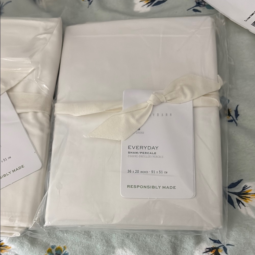 Set of 2 Pottery Barn White Percale Everyday King Shams - Picture 2 of 2